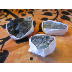 Emerald rough 20-50mm